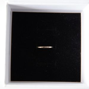 Mejuri diamonds line ring - black. Size 6